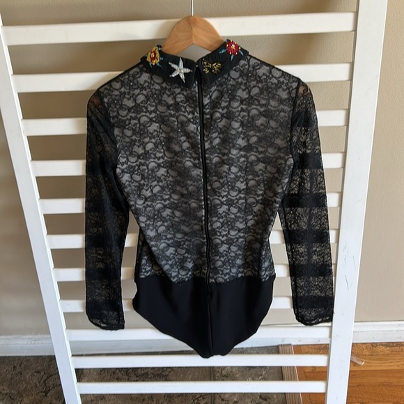 ALICE + OLIVIA Collared Beaded Bodysuit Long Black Lace Top Floral Embroidery M - Picture 3 of 14